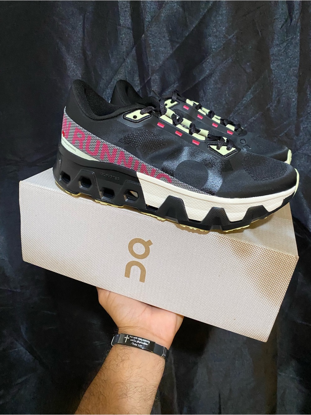 Oncloud monster hyper Women's Black Running Shoe with red Accents - Picture 1 of 7